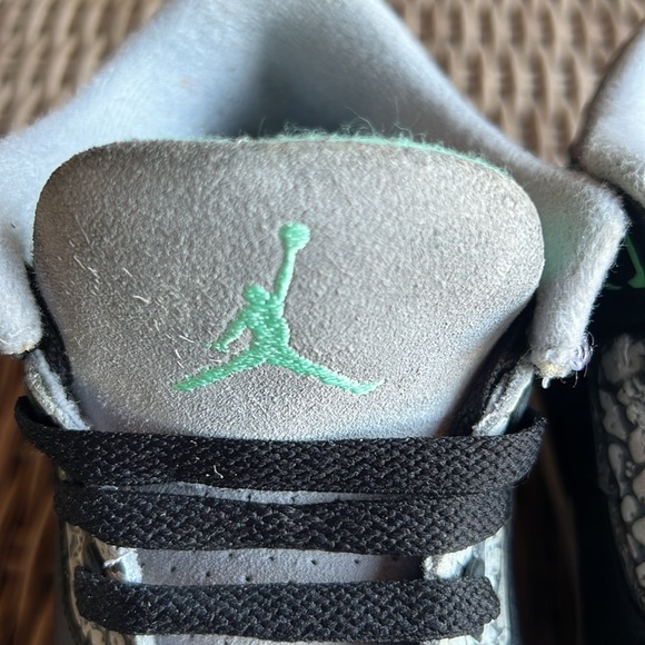 Kids Air Jordan 3 Retro Size 3.5Y Black/Green - Picture 6 of 9
